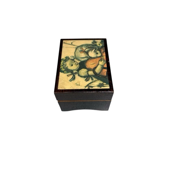 Vintage Wooden Laquered Small Music Box Made in Italy Girl Trinket Works - Picture 2 of 10